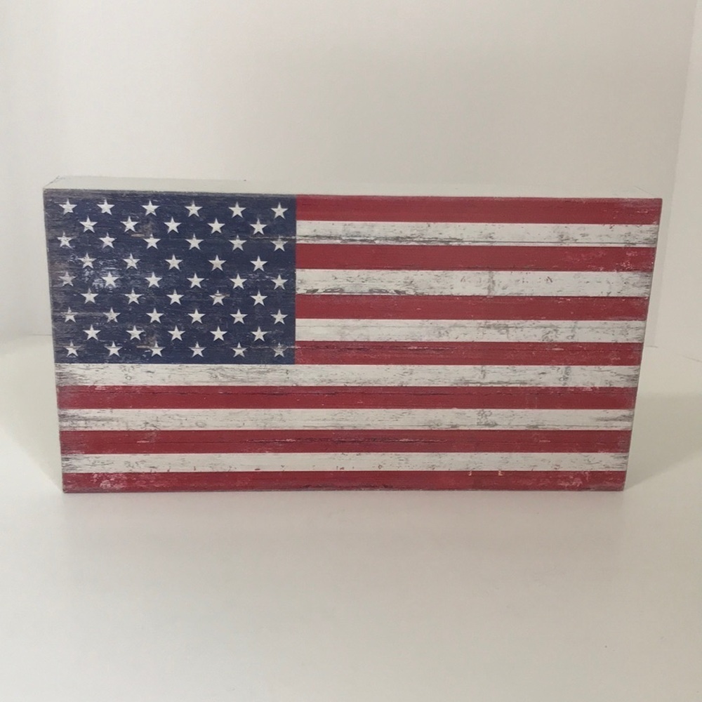 Sixtrees Rustic American Flag Wood Box Sign NWT Patriotic Americana Shelf Decor